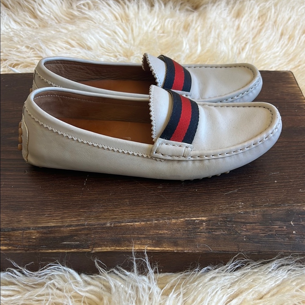 MAKE OFFER!
Gucci Women’s Loafers 36 / 6